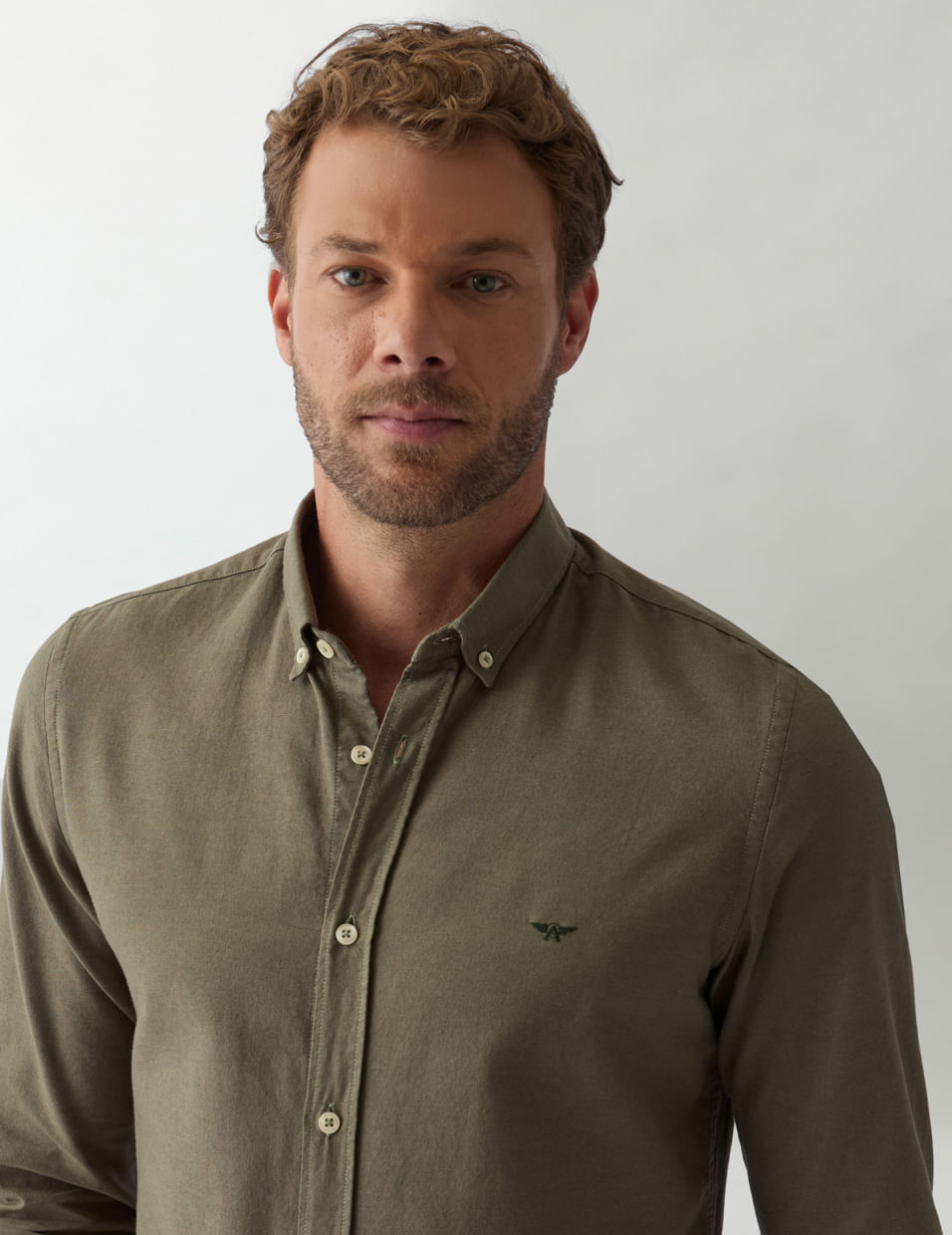Camisa Manga Longa Slim Fit Oxford Verde Oliva Aviator Camisa Manga Longa Slim Fit Oxford Verde Oliva Aviator